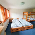 Chalet Barborka - Národní Park Krkonoše, Sauna, Bazén, Dětské Hřiště, Gril, 6 Pokojů, Kuchyň, Společenská Místnost S Krbem