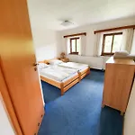 Barborka - Národní Park Krkonoše, Sauna, Bazén, Dětské Hřiště, Gril, 6 Pokojů, Kuchyň, Společenská Místnost S Krbem