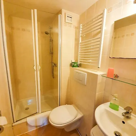 Barborka - Národní Park Krkonoše, Sauna, Bazén, Dětské Hřiště, Gril, 6 Pokojů, Kuchyň, Společenská Místnost S Krbem