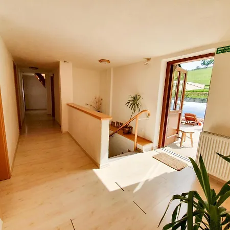 Barborka - Národní Park Krkonoše, Sauna, Bazén, Dětské Hřiště, Gril, 6 Pokojů, Kuchyň, Společenská Místnost S Krbem * Vrchlabí