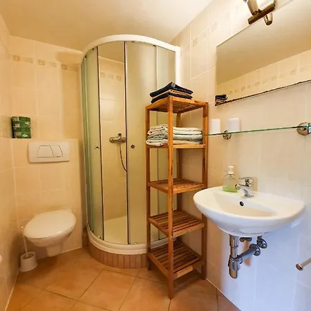 Chalet Barborka - Národní Park Krkonoše, Sauna, Bazén, Dětské Hřiště, Gril, 6 Pokojů, Kuchyň, Společenská Místnost S Krbem Vrchlabí