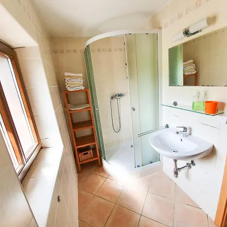 Barborka - Národní Park Krkonoše, Sauna, Bazén, Dětské Hřiště, Gril, 6 Pokojů, Kuchyň, Společenská Místnost S Krbem Vrchlabí