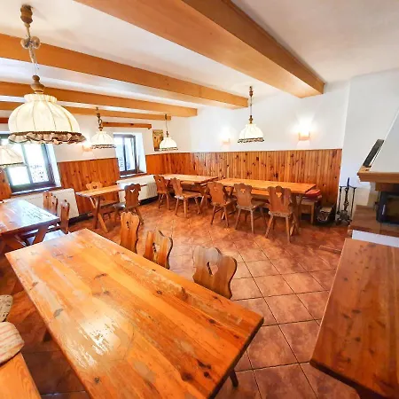 Barborka - Národní Park Krkonoše, Sauna, Bazén, Dětské Hřiště, Gril, 6 Pokojů, Kuchyň, Společenská Místnost S Krbem Chalet Vrchlabí