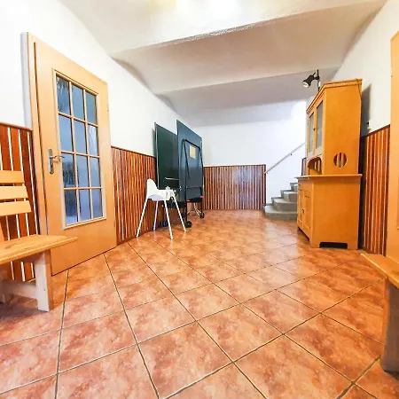 Barborka - Národní Park Krkonoše, Sauna, Bazén, Dětské Hřiště, Gril, 6 Pokojů, Kuchyň, Společenská Místnost S Krbem * Vrchlabí
